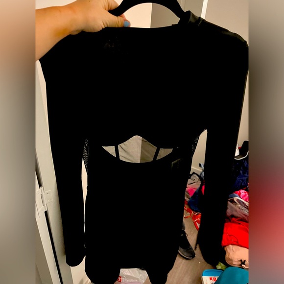 White fox boutique dress medium size form fitting very beautiful - Picture 1 of 3